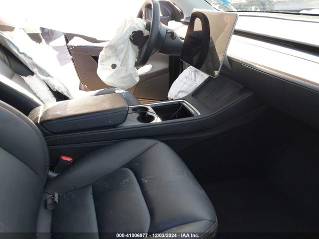 2022 TESLA MODEL Y 7SAYGDEE7NA005148 Photo 4