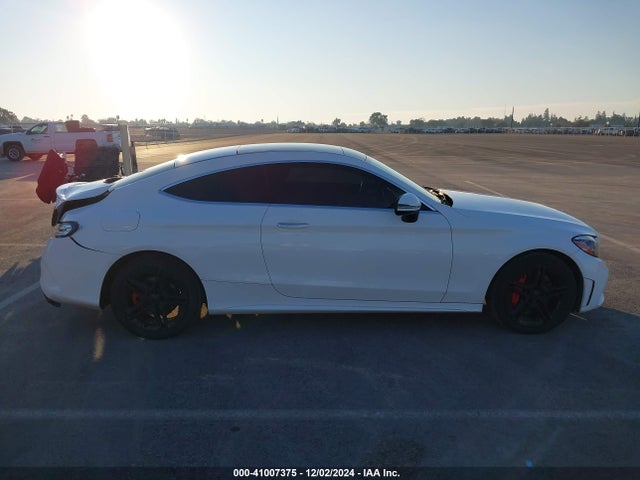 WDDWJ8EB4KF825304 Mercedes-Benz C 300 4matic