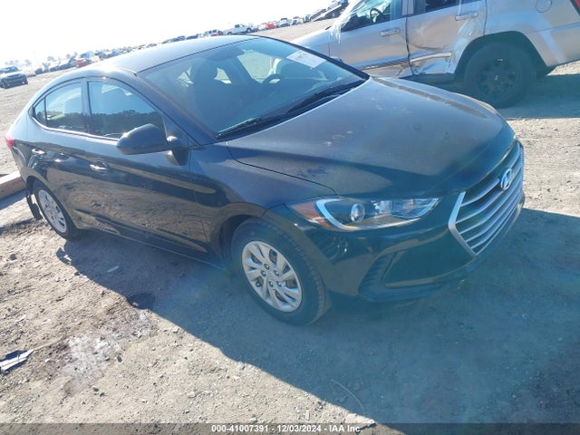 2018 5NPD74LF5JH392322 main image