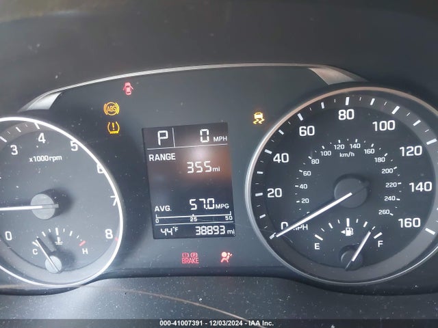 Hyundai ELANTRA SE 2018 5NPD74LF5JH392322 Image 15