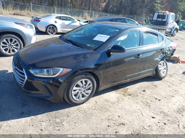 Hyundai ELANTRA SE 2018 5NPD74LF5JH392322 Image 2