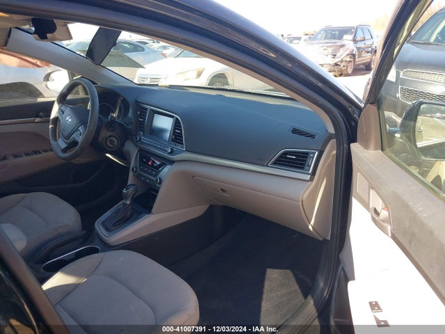 Hyundai ELANTRA SE 2018 5NPD74LF5JH392322 Image 5
