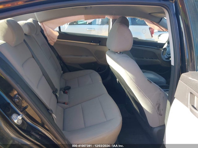 Hyundai ELANTRA SE 2018 5NPD74LF5JH392322 Image 8