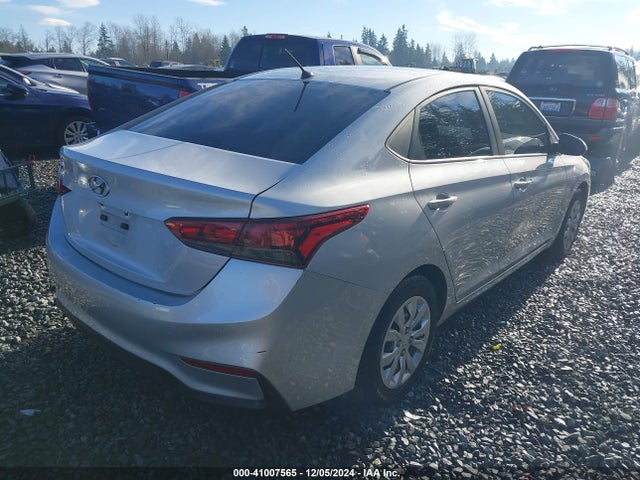 Hyundai ACCENT SE 2018 3KPC24A3XJE022068 Image 4