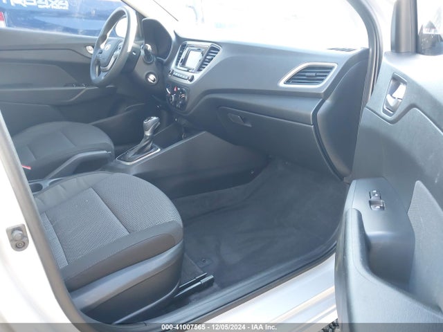 Hyundai ACCENT SE 2018 3KPC24A3XJE022068 Image 5