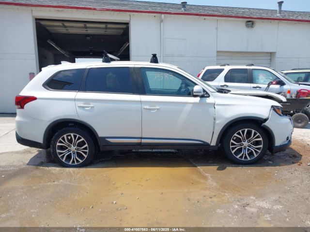 JA4AZ3A33JZ009318 Mitsubishi Outlander Se