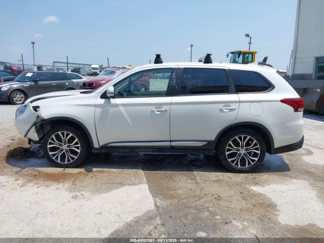 JA4AZ3A33JZ009318 Mitsubishi Outlander Se