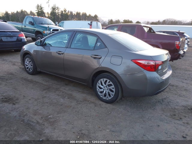 Toyota COROLLA LE 2018 2T1BURHE0JC968477 Image 3