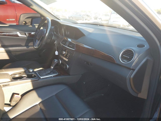 WDDGF4HB7EG252603 Mercedes-Benz C 250 Luxury/sport