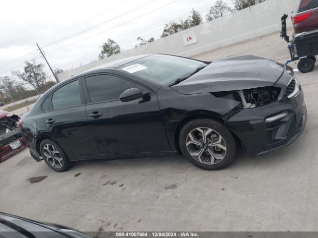 3KPF24AD8ME297528 KIA Forte Lxs