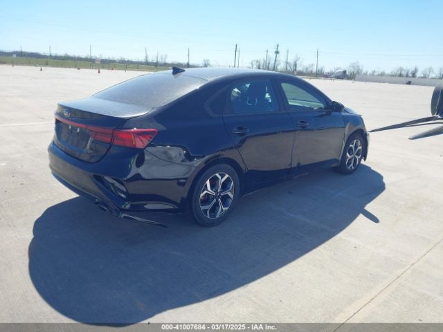 3KPF24AD8ME297528 KIA Forte Lxs