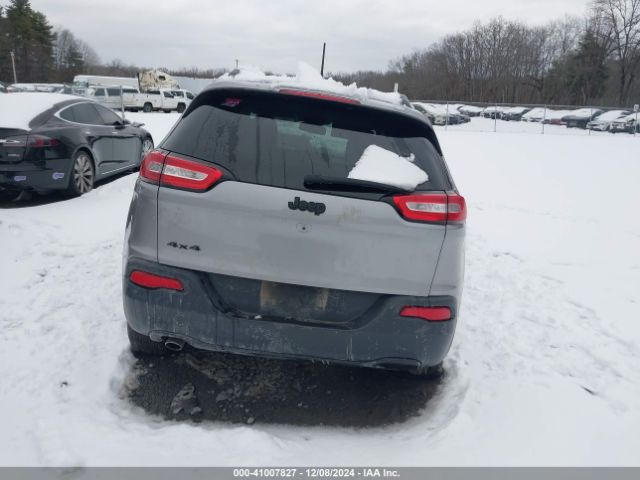 1C4PJMCB3JD529713 Jeep Cherokee Latitude 4x4