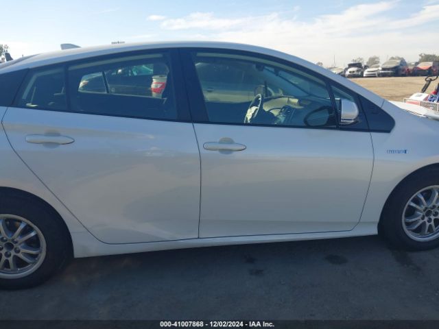 JTDKARFU8K3088754 Toyota Prius Le