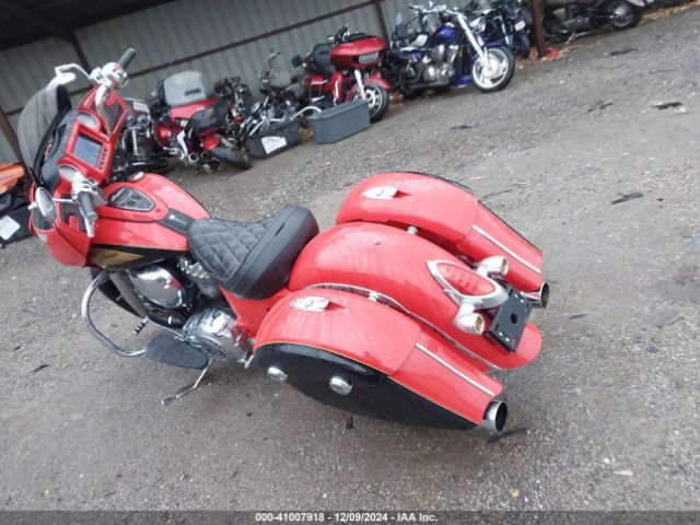 2017 INDIAN MOTORCYCLE CO. CHIEFTAIN 56KTCNAA2H3355362 Photo 2