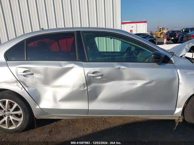 3VWD17AJ6FM257858 Volkswagen Jetta 1.8t Se
