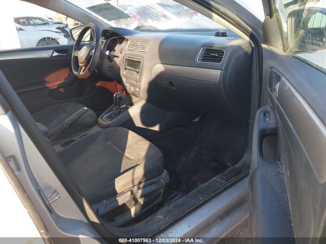 3VWD17AJ6FM257858 Volkswagen Jetta 1.8t Se