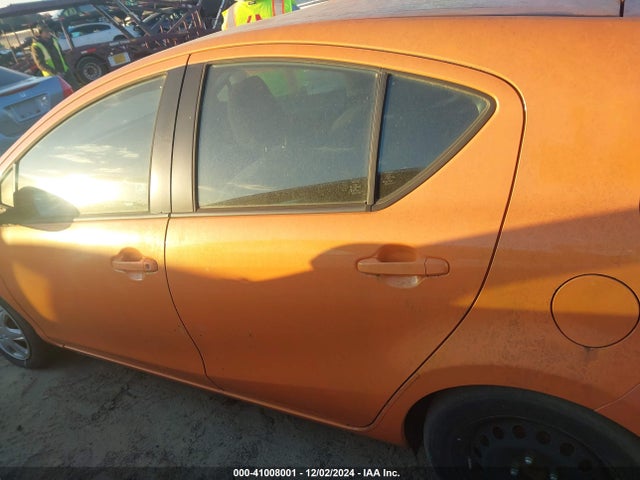 Toyota Prius C Two 2015 JTDKDTB30F1091649 Image 14