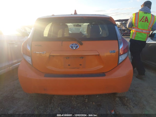 Toyota Prius C Two 2015 JTDKDTB30F1091649 Image 16