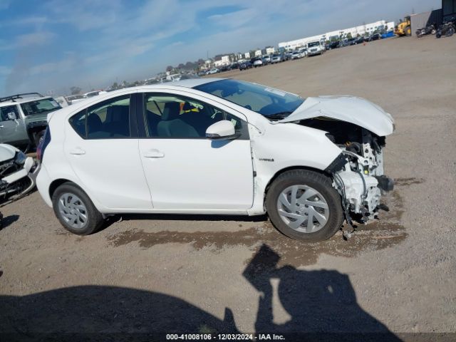 JTDKDTB34F1583150 Toyota Prius C Two