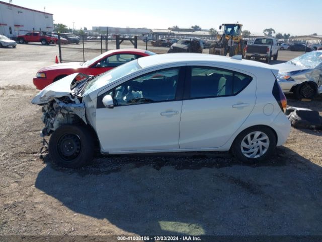 JTDKDTB34F1583150 Toyota Prius C Two