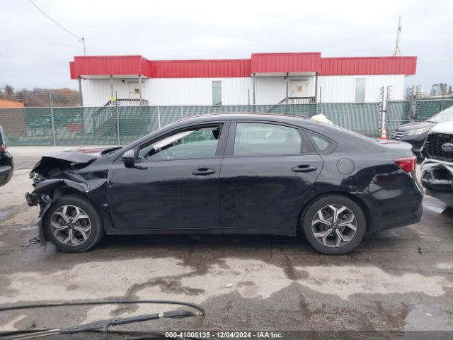 3KPF24AD8ME267333 KIA Forte Lxs