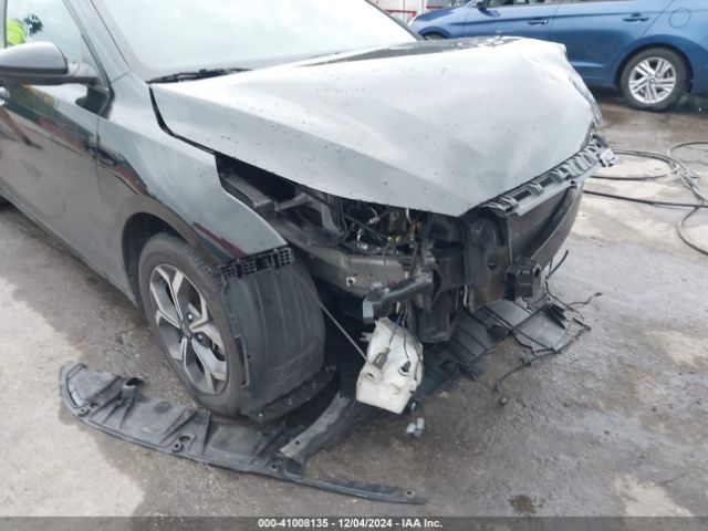 3KPF24AD8ME267333 KIA Forte Lxs