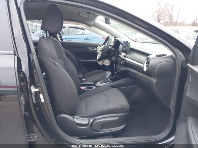 3KPF24AD8ME267333 KIA Forte Lxs