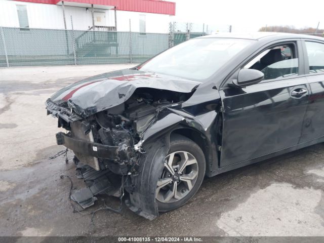 3KPF24AD8ME267333 KIA Forte Lxs
