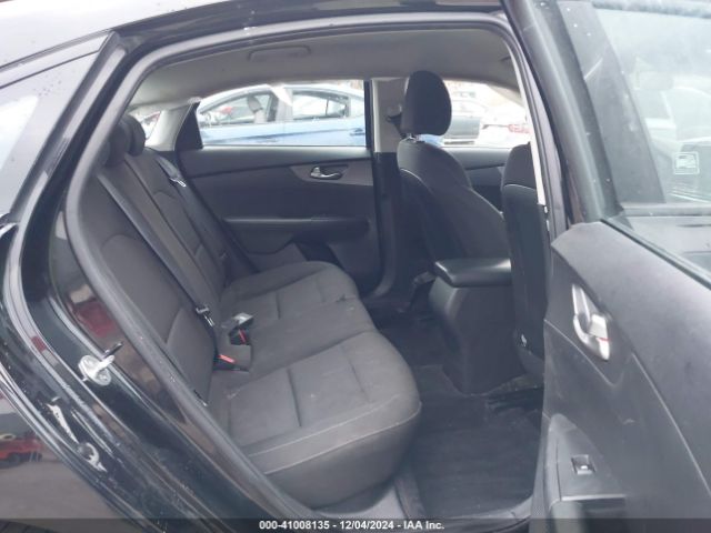 3KPF24AD8ME267333 KIA Forte Lxs