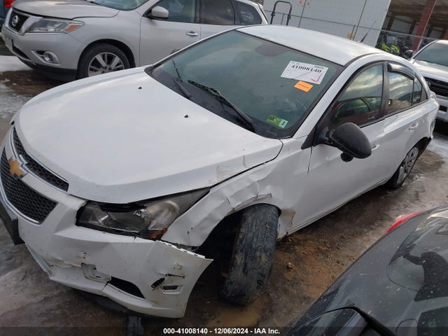 Chevrolet Cruze Ls Auto 2014 1G1PA5SH4E7482541 Image 2