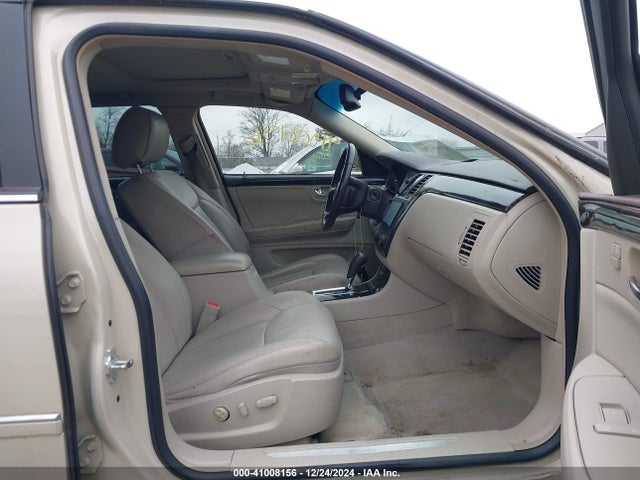 2011 CADILLAC DTS 1G6KD5E61BU143884 Photo 4