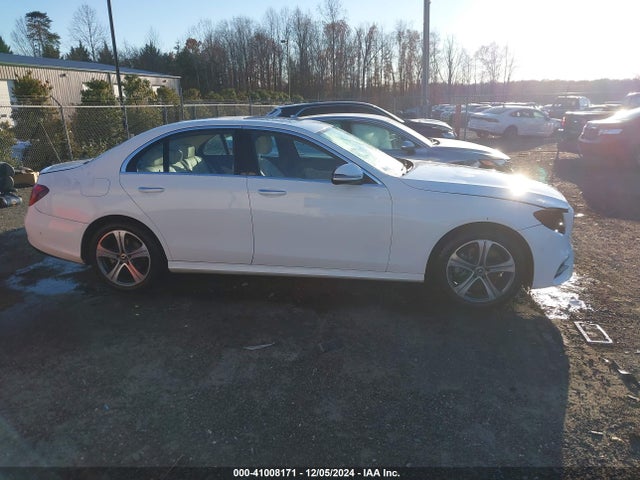 WDDZF4KB8JA327906 Mercedes-Benz E 300 4matic