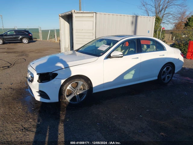WDDZF4KB8JA327906 Mercedes-Benz E 300 4matic