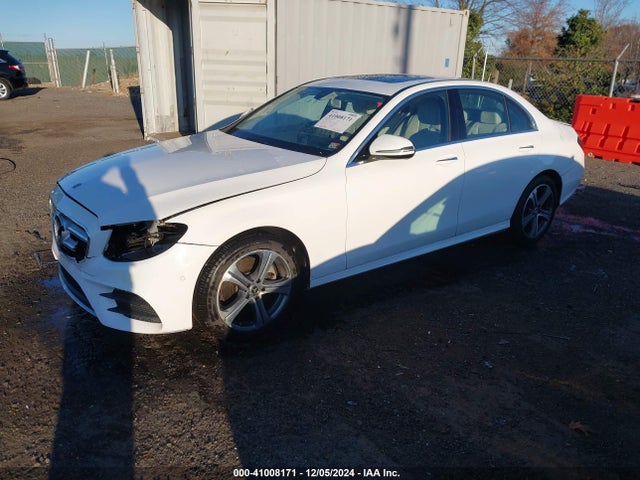 WDDZF4KB8JA327906 Mercedes-Benz E 300 4matic