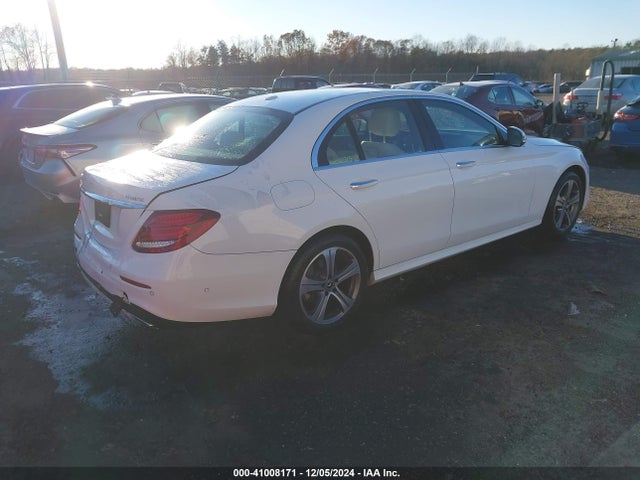 WDDZF4KB8JA327906 Mercedes-Benz E 300 4matic