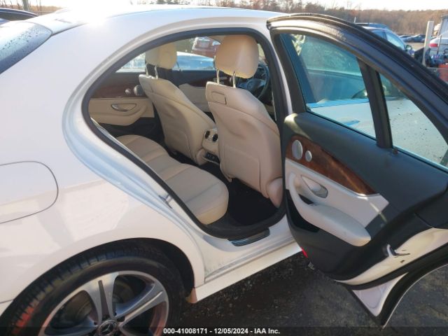 WDDZF4KB8JA327906 Mercedes-Benz E 300 4matic