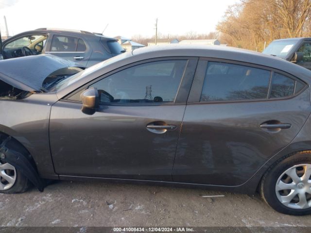 3MZBM1T72GM319027 Mazda Mazda3 I Sport