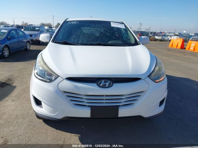 KM8JT3AF0FU105893 Hyundai TUCSON GLS