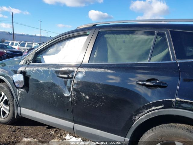 2T3BFREVXHW606932 Toyota RAV4 LE