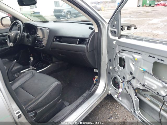2018 MITSUBISHI OUTLANDER JA4AD3A31JZ001538 Photo 4
