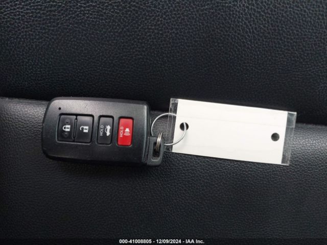 5YFBURHE0JP768750 Toyota Corolla Xle