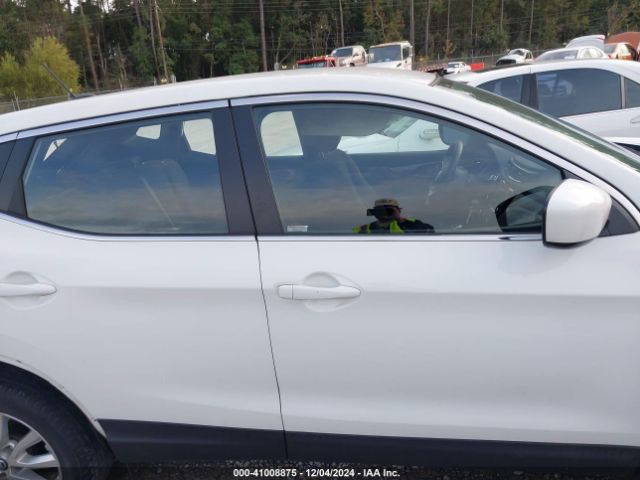 JN1BJ1AV9MW315973 Nissan Rogue Sport S Fwd Xtronic Cvt