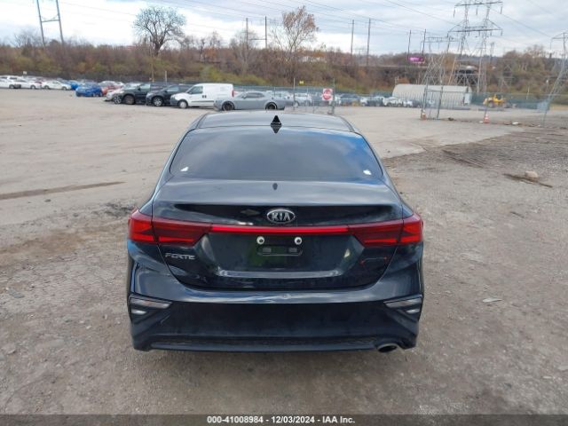 3KPF24AD9ME267924 KIA Forte Lxs