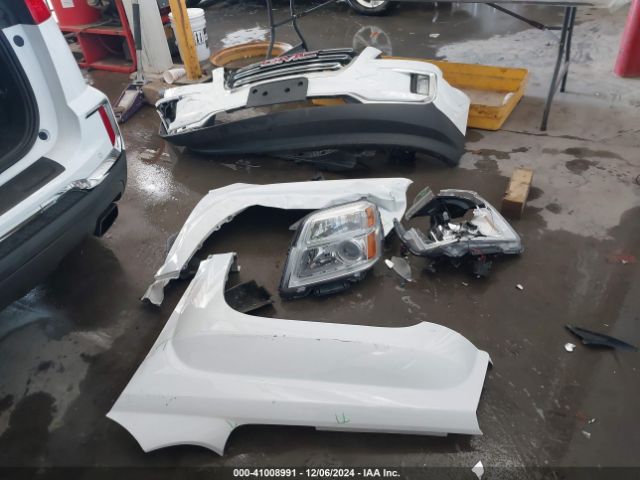 2GKFLUE33H6172820 GMC Terrain Slt