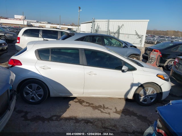 KIA FORTE LX 2016 KNAFK5A83G5584832 Image 13