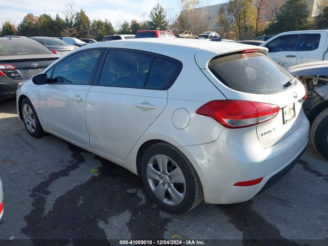 KIA FORTE LX 2016 KNAFK5A83G5584832 Image 3