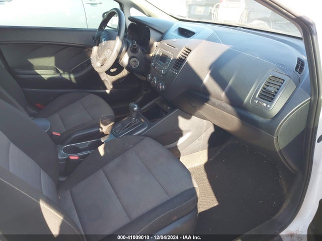 KIA FORTE LX 2016 KNAFK5A83G5584832 Image 5