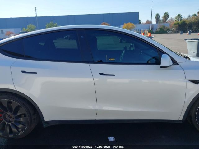 7SAYGDEF6NF340588 Tesla Model Y Performance Dual Motor All-wheel Drive