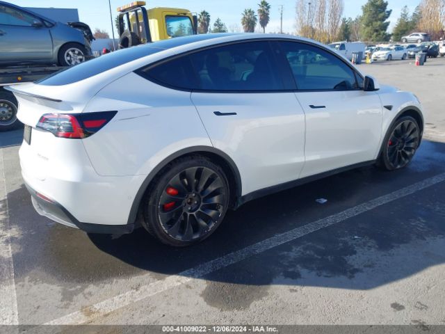 7SAYGDEF6NF340588 Tesla Model Y Performance Dual Motor All-wheel Drive