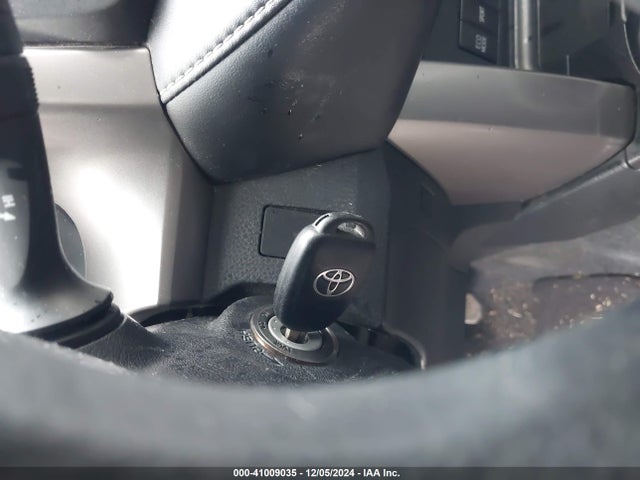Toyota Rav4 Xle 2017 JTMWFREV6HJ137676 Image 11
